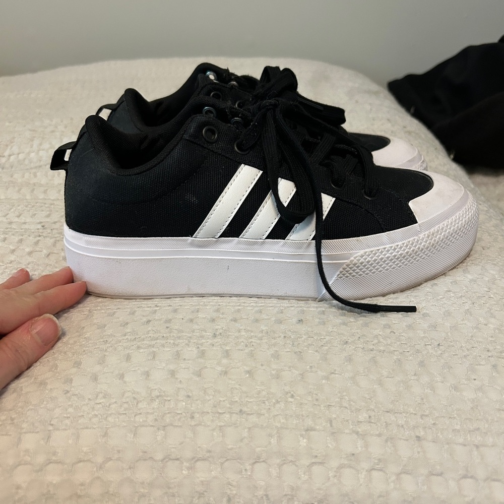 Adidas bravada size 7.5